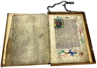 Titelseite des geöffneten Kettenbuchs der Sebalduslegende